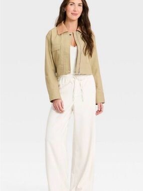 Cropped Tan Utility Jacket with Contrast Collar